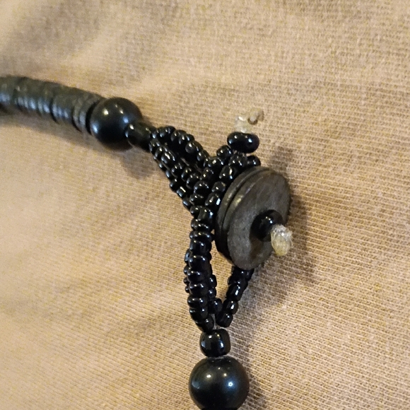 Vintage Coral Orange and Black Beaded Necklace Red and Peach Coral - Picture 7 of 7